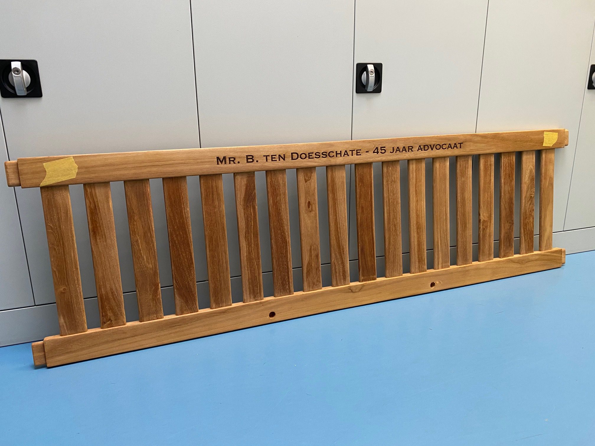 Houten bank graveren Houten bank graveren